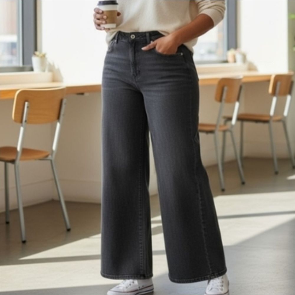Zara Women's Charcoal Wide-Leg Jeans